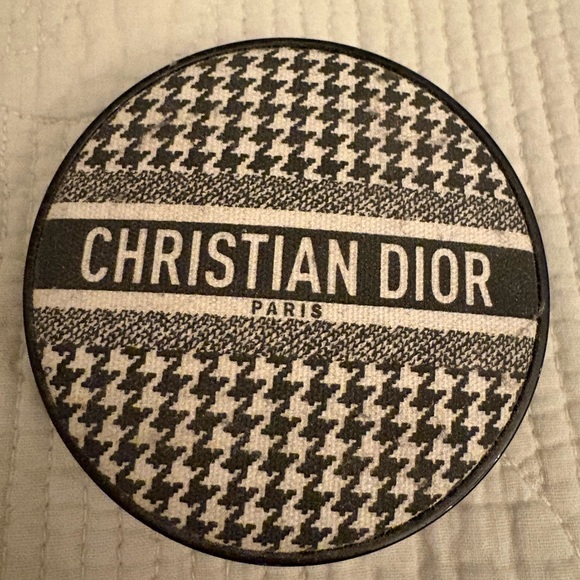 DIOR FOREVER COUTURE PERFECT CUSHION LIMITED EDITION IN 2N NEUTRAL - Picture 3 of 9